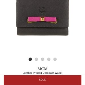 Sold 💗Consigned 🖤MCM Leather Compact Wallet